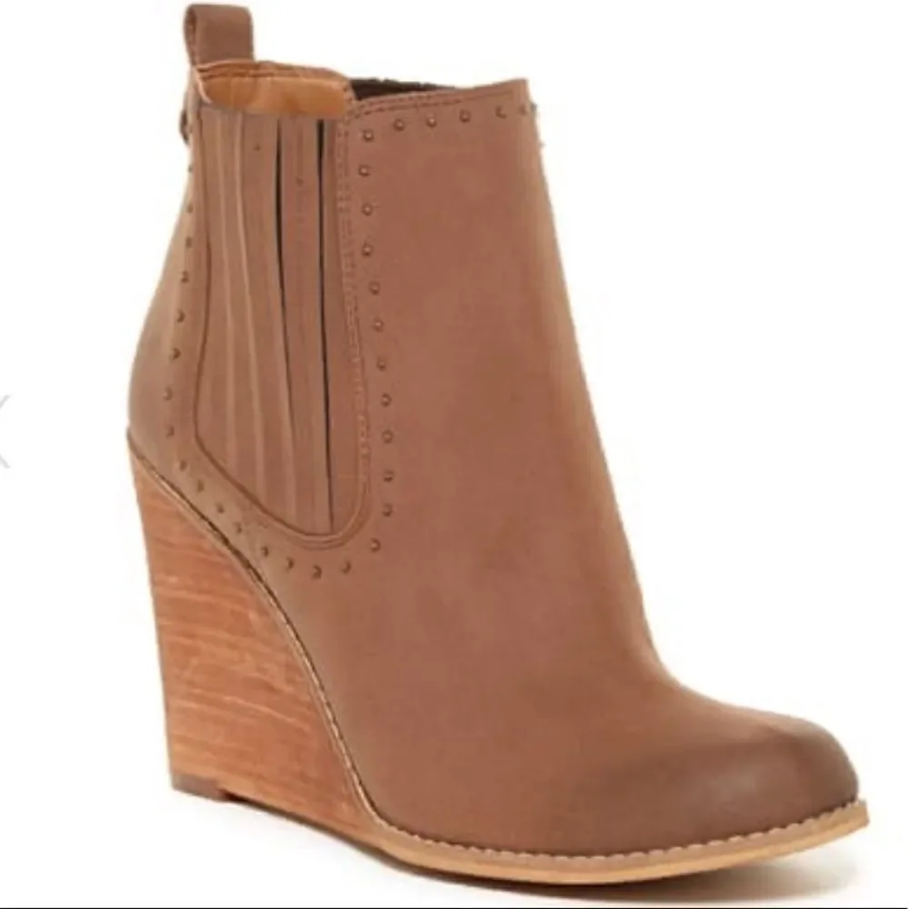 Melrose and Market Merrit Wedge Booties